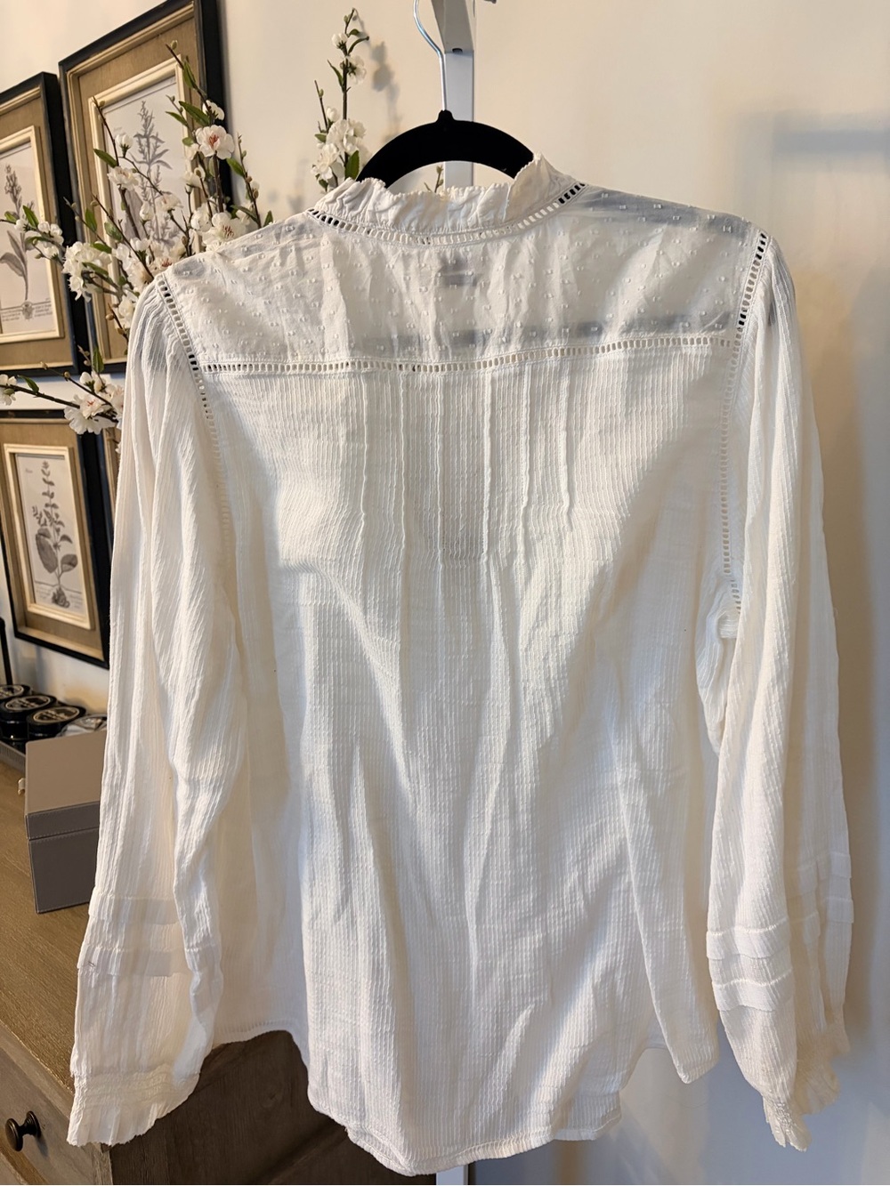 Faherty White Ruffle V-Neck Button-Front Blouse - Picture 6 of 6